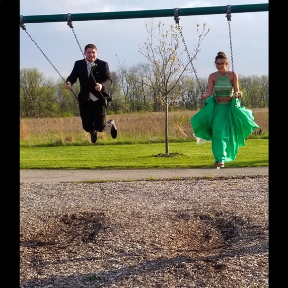 Emerald green prom dress - Picture 2 of 4